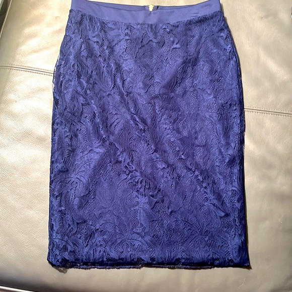 Cute blue lace skirt - Picture 1 of 4